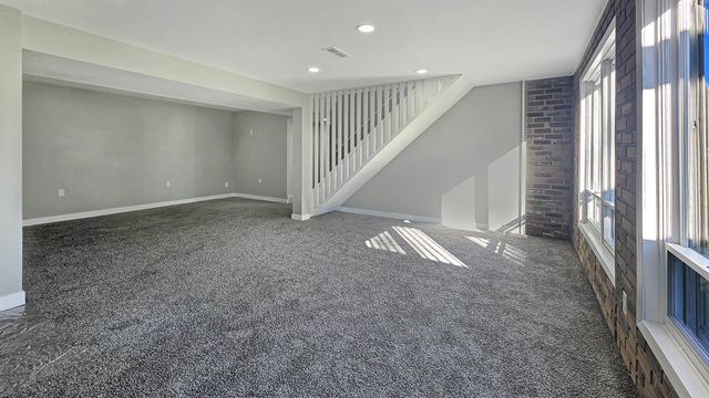 113 Island View Drive, Waverly, IA 50677