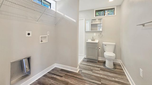 113 Island View Drive, Waverly, IA 50677