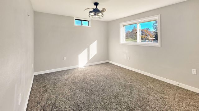 113 Island View Drive, Waverly, IA 50677