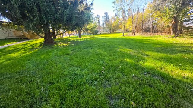 113 Island View Drive, Waverly, IA 50677