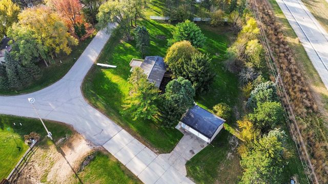 113 Island View Drive, Waverly, IA 50677