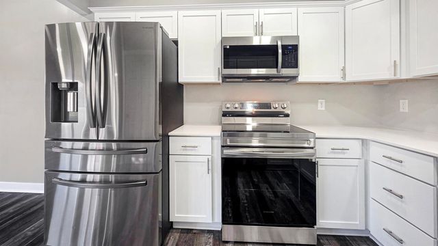 113 Island View Drive, Waverly, IA 50677