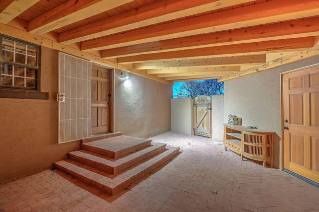 707 Walden Road, Corrales, NM 87048