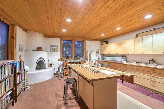 707 Walden Road, Corrales, NM 87048