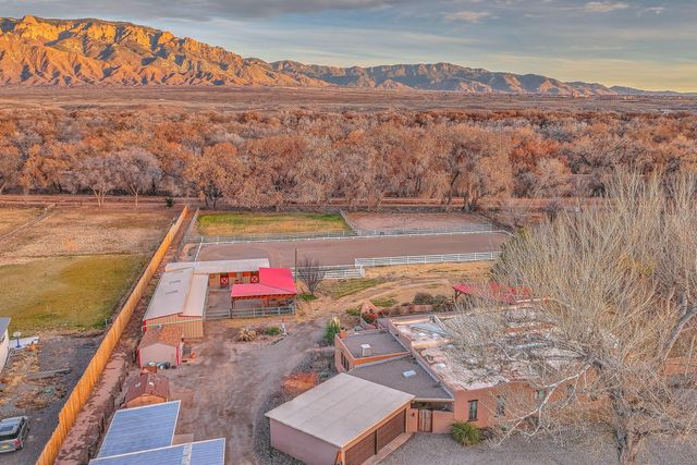 707 Walden Road, Corrales, NM 87048