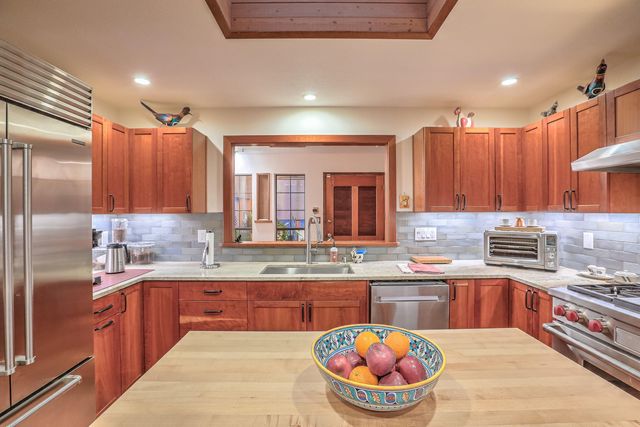 707 Walden Road, Corrales, NM 87048