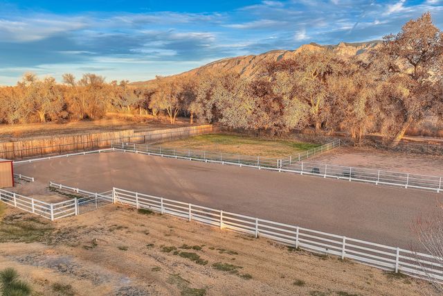 707 Walden Road, Corrales, NM 87048