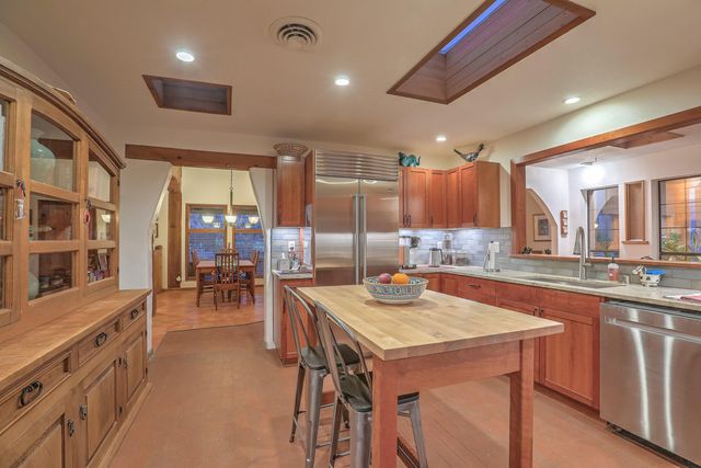 707 Walden Road, Corrales, NM 87048