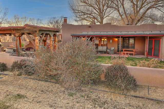 707 Walden Road, Corrales, NM 87048
