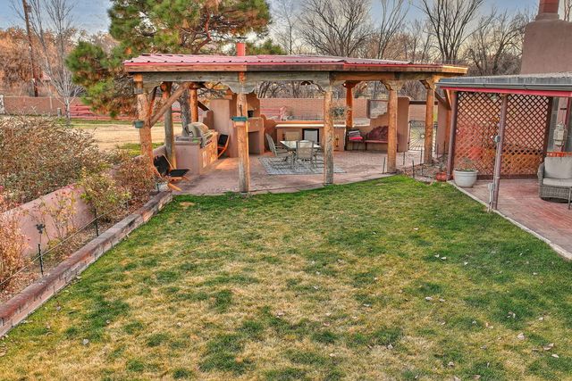 707 Walden Road, Corrales, NM 87048