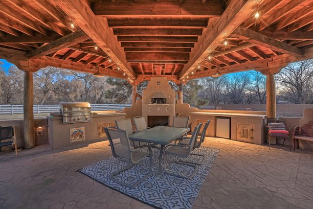 707 Walden Road, Corrales, NM 87048