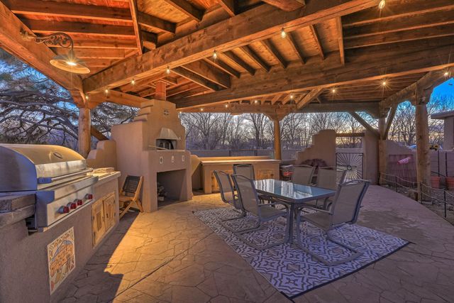 707 Walden Road, Corrales, NM 87048