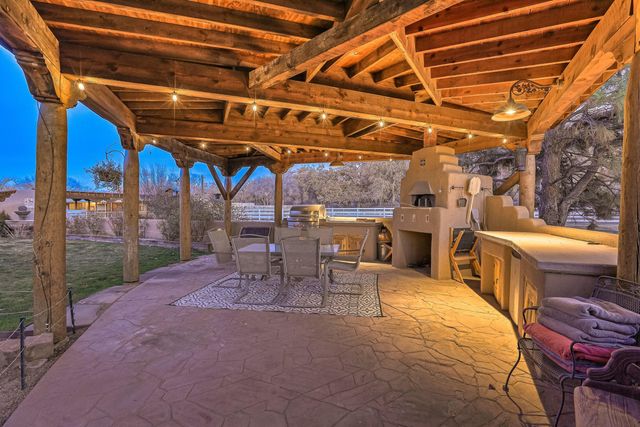 707 Walden Road, Corrales, NM 87048