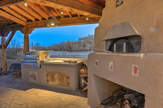 707 Walden Road, Corrales, NM 87048