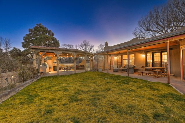 707 Walden Road, Corrales, NM 87048