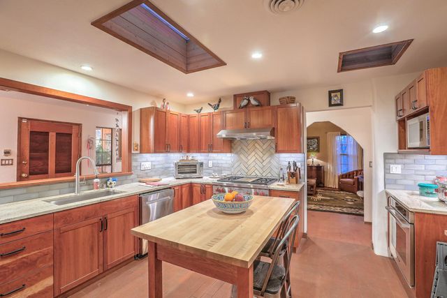 707 Walden Road, Corrales, NM 87048