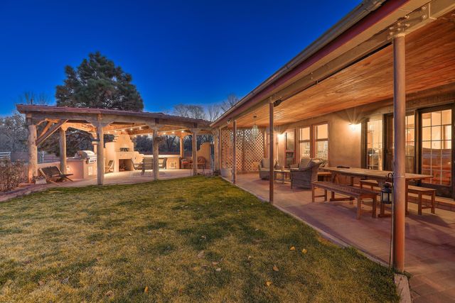 707 Walden Road, Corrales, NM 87048