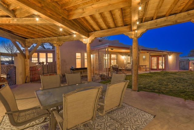 707 Walden Road, Corrales, NM 87048