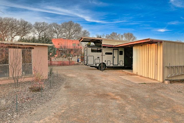707 Walden Road, Corrales, NM 87048