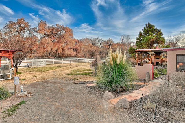 707 Walden Road, Corrales, NM 87048