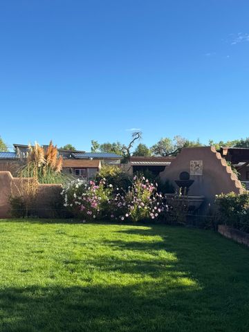 707 Walden Road, Corrales, NM 87048
