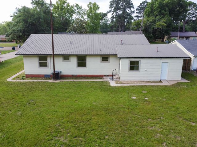 210 W Kansas Street, Van, TX 75790