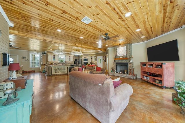 655 Hwy 236, Moody, TX 76557