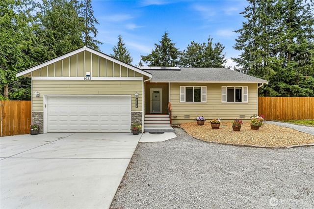 1025 Loganberry Ln, Camano Island, WA 98282