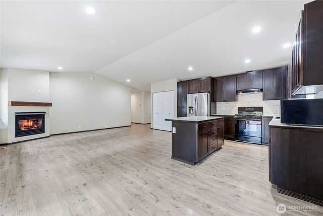 1025 Loganberry Ln, Camano Island, WA 98282