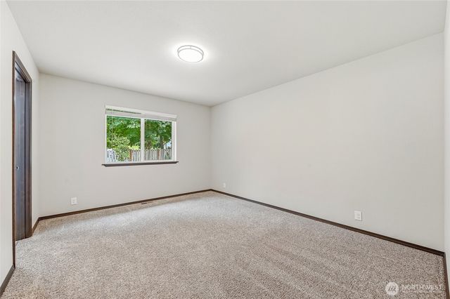 1025 Loganberry Ln, Camano Island, WA 98282