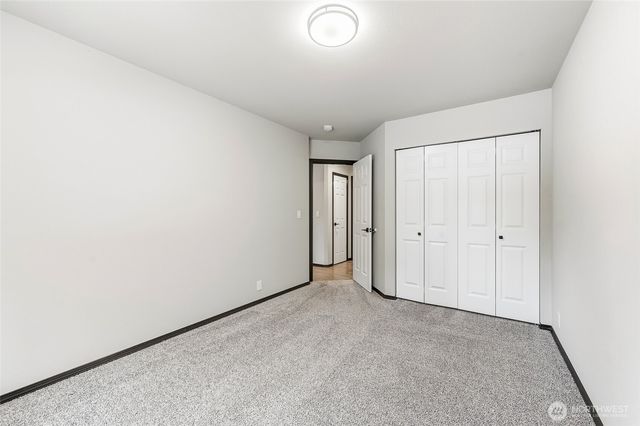 1025 Loganberry Ln, Camano Island, WA 98282