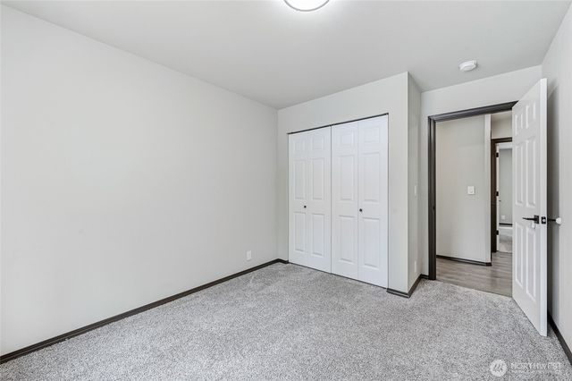 1025 Loganberry Ln, Camano Island, WA 98282