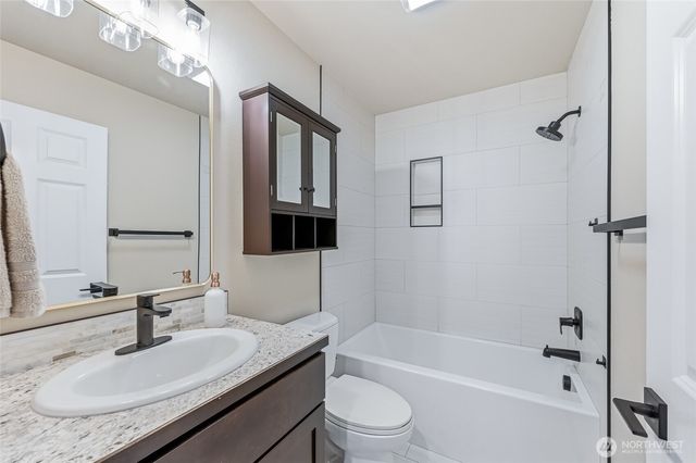 1025 Loganberry Ln, Camano Island, WA 98282