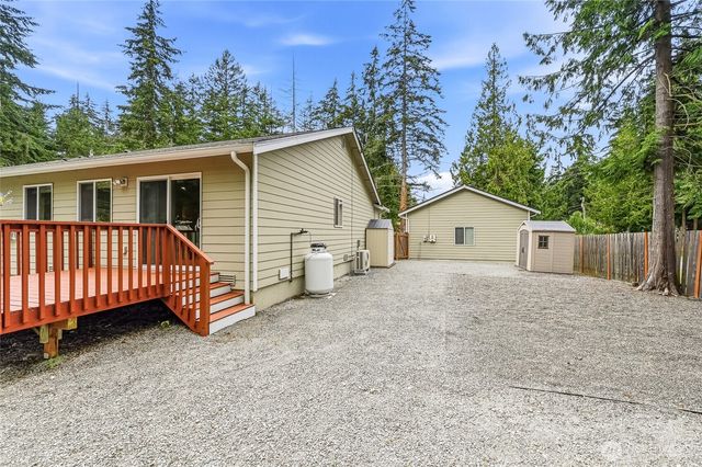 1025 Loganberry Ln, Camano Island, WA 98282