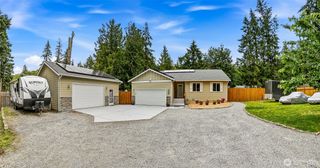 1025 Loganberry Ln, Camano Island, WA 98282