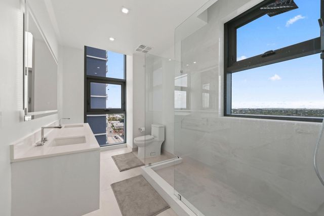 220 Lake Shore Drive 1125, Lake Park, FL 33403