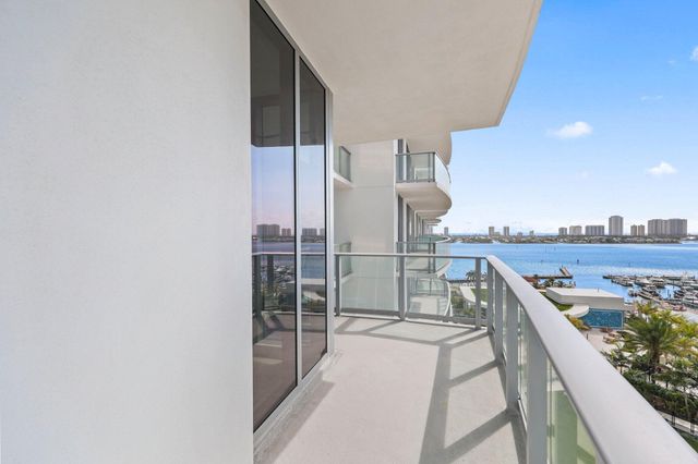 220 Lake Shore Drive 1125, Lake Park, FL 33403