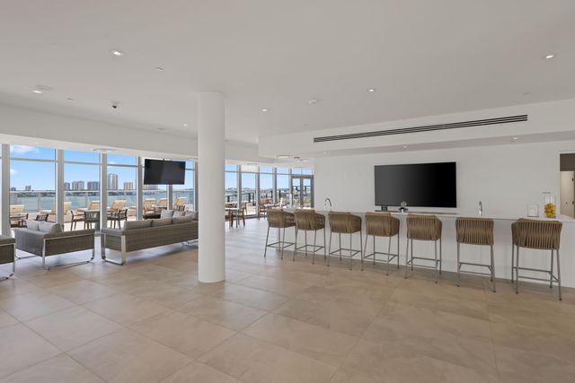 220 Lake Shore Drive 1125, Lake Park, FL 33403