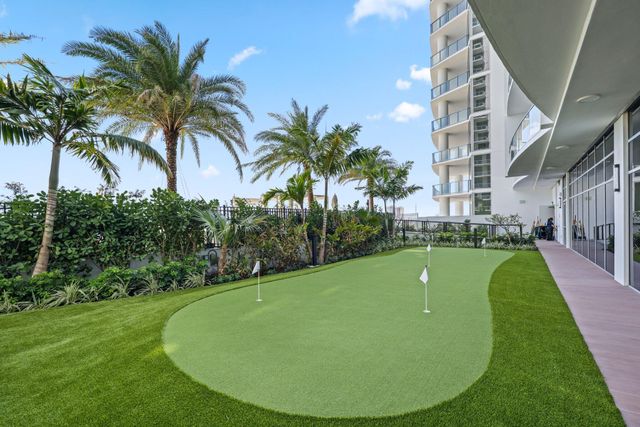 220 Lake Shore Drive 1125, Lake Park, FL 33403