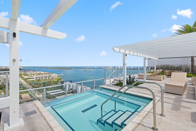 220 Lake Shore Drive 1125, Lake Park, FL 33403