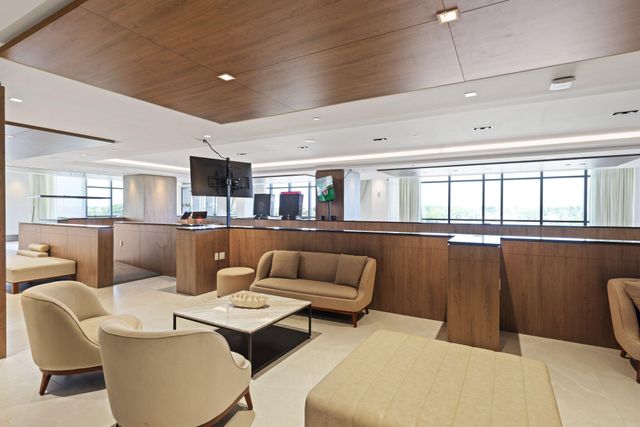 220 Lake Shore Drive 1125, Lake Park, FL 33403