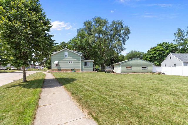 1020 E RANDALL AVENUE, Appleton, WI 54911