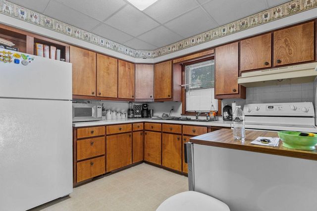 1020 E RANDALL AVENUE, Appleton, WI 54911