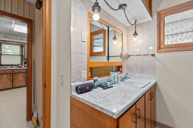1020 E RANDALL AVENUE, Appleton, WI 54911