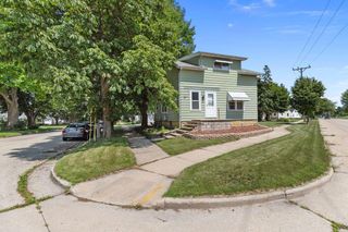 1020 E RANDALL AVENUE, Appleton, WI 54911