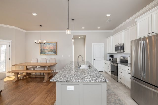 1017 Giulia Avenue, Tontitown, AR 72762