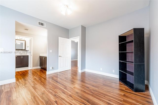 19160 NW 82nd Cir Court 31L, Hialeah, FL 33015