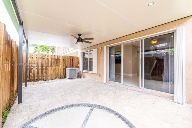 19160 NW 82nd Cir Court 31L, Hialeah, FL 33015