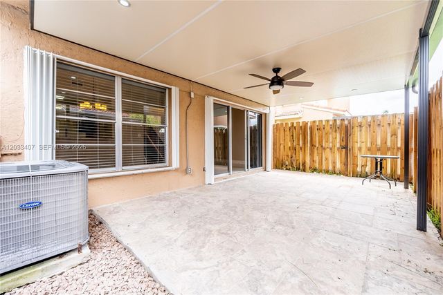 19160 NW 82nd Cir Court 31L, Hialeah, FL 33015