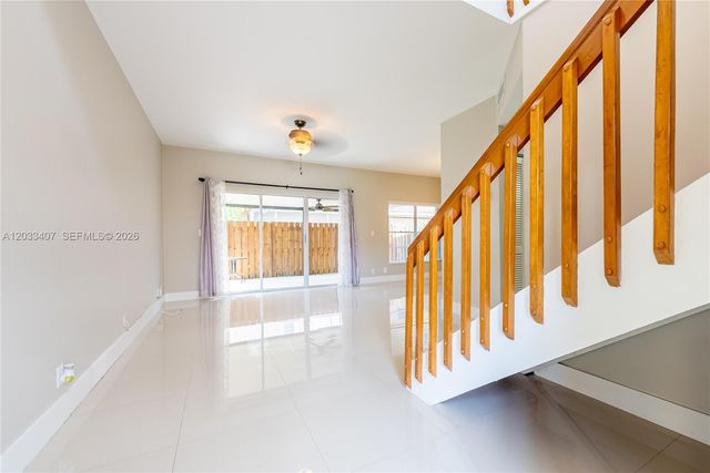 19160 NW 82nd Cir Court 31L, Hialeah, FL 33015